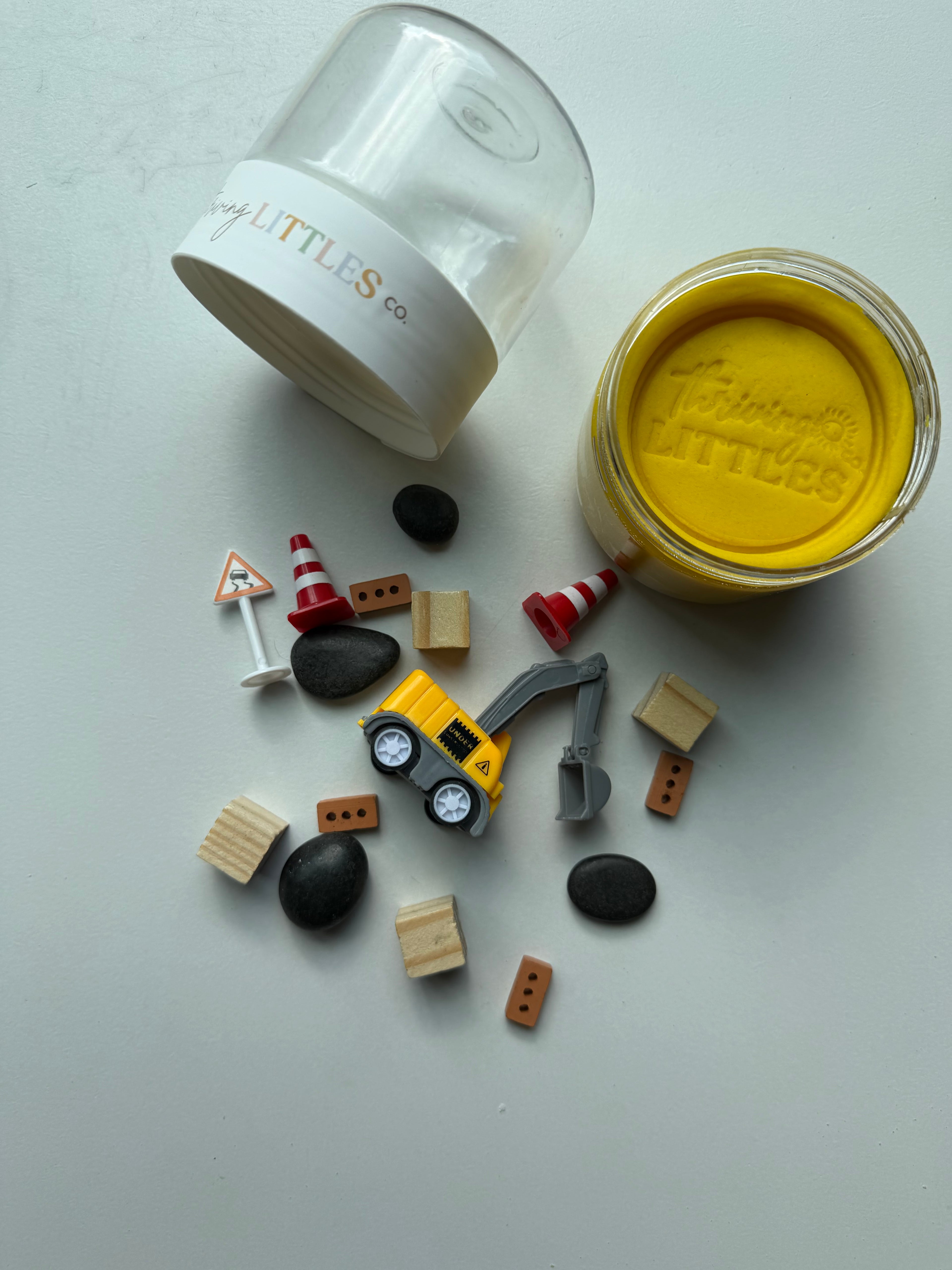 Little Builders Thrive & Play-Go Jar